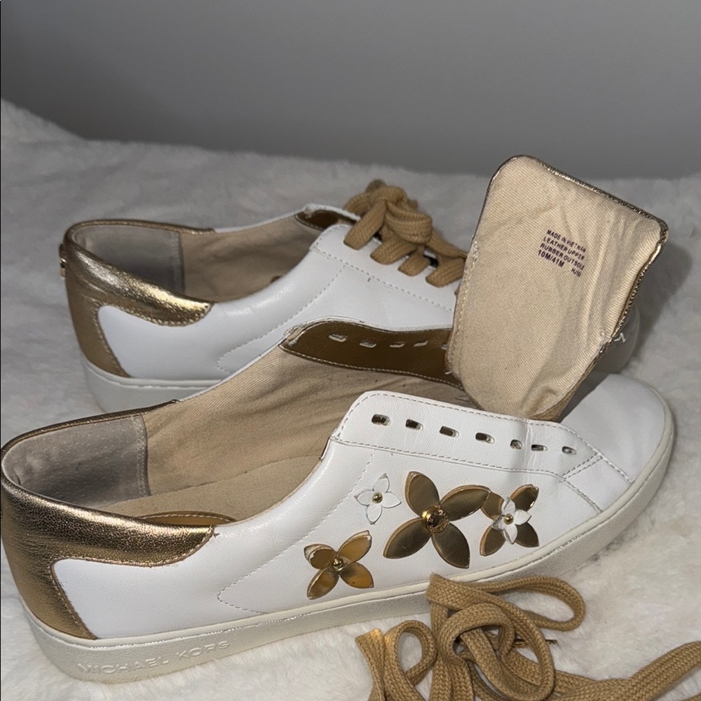 Michael Kors White and Gold Leather Sleek Sneakers - Picture 4 of 14
